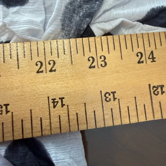 Chic Polka Dot Blouse - Black and White - Picture 5 of 6